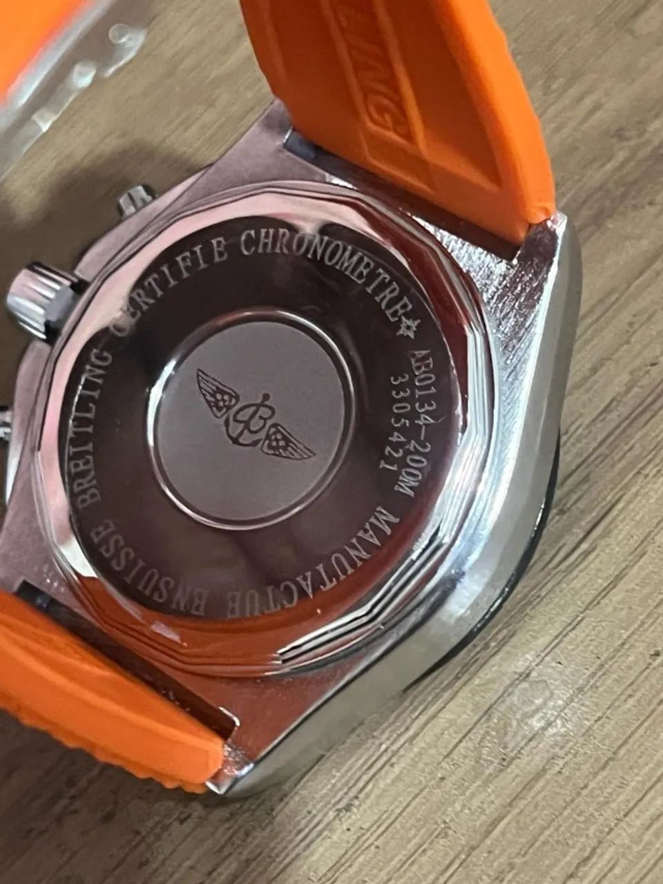 Relógio Masculino Breitling Cronógrafo Pulseira silicone laranja - Foto 4