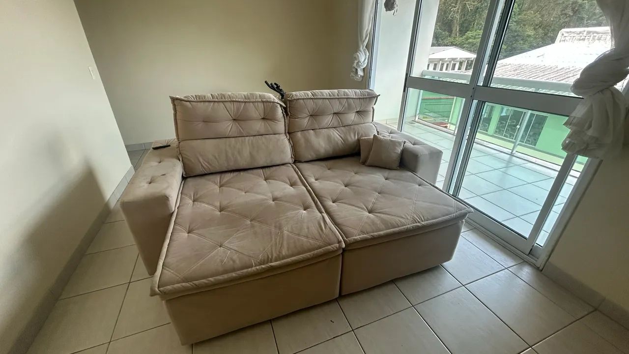 Sofá retrátil e reclinável suede