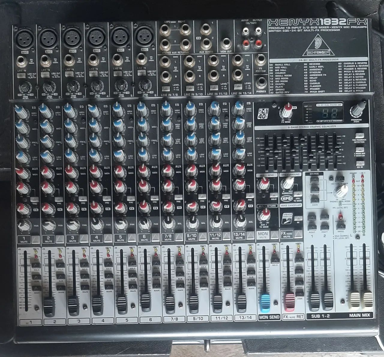 Vd mesa de som Behringer $300.00 ZAP * 