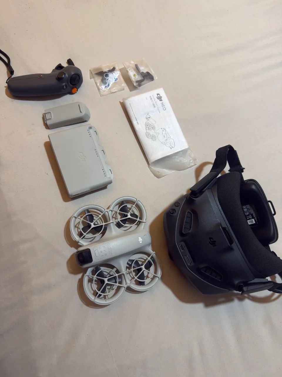 DJI Neo Combo completo - Óculos + Controle + 4 Baterias Originais