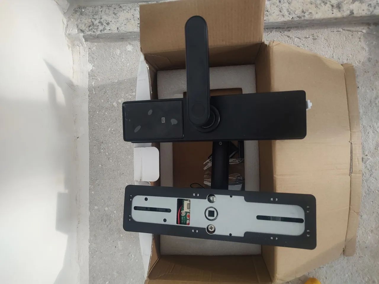 Fechadura Eletrônica Digital Tuya com Biometria