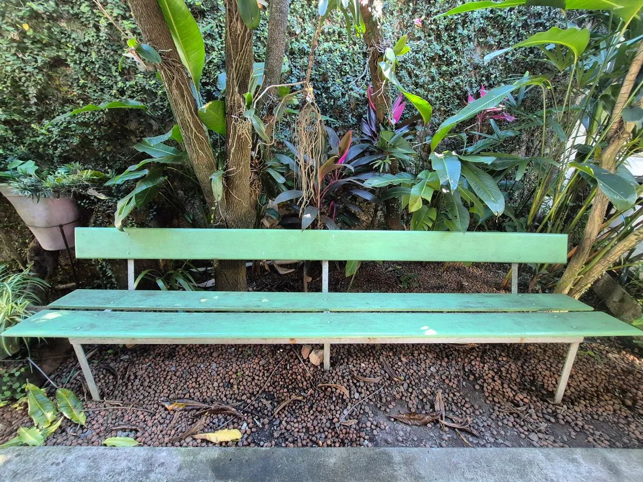 Banco de Jardim em Madeira