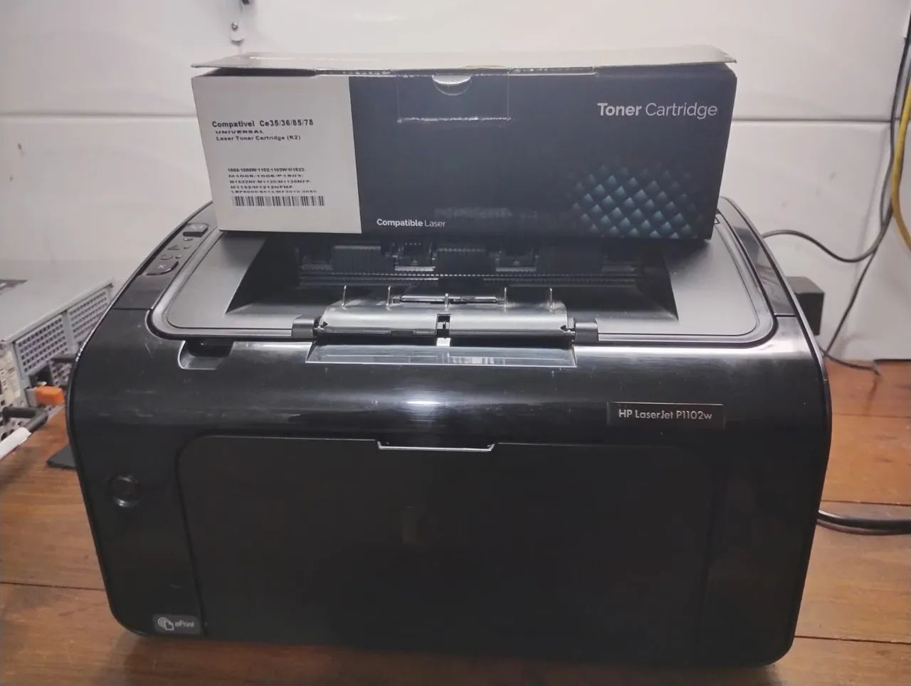 Impressora laser Hp P1102w com toner extra