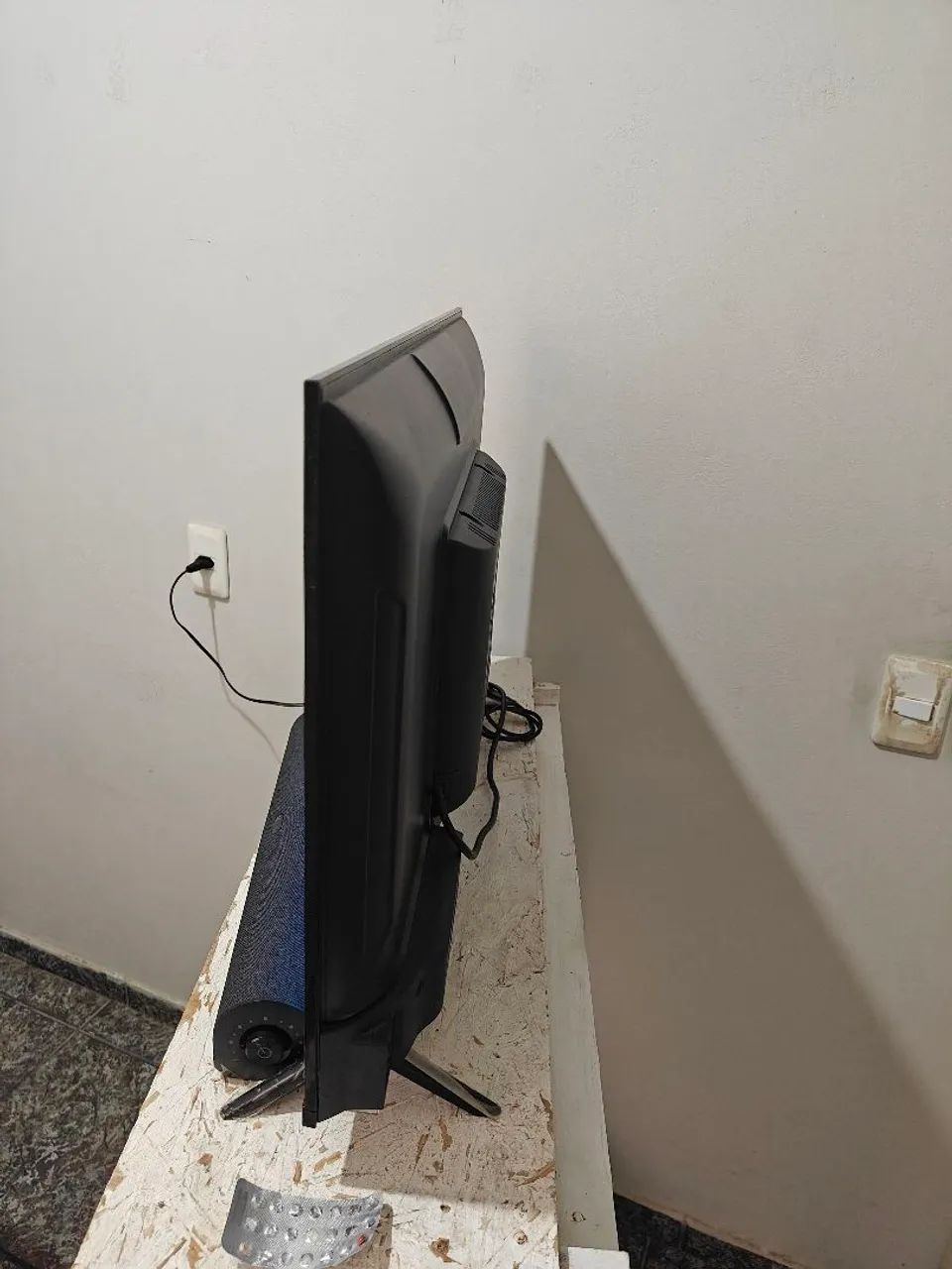 TV smartv 32" HQ preta  - Foto 3