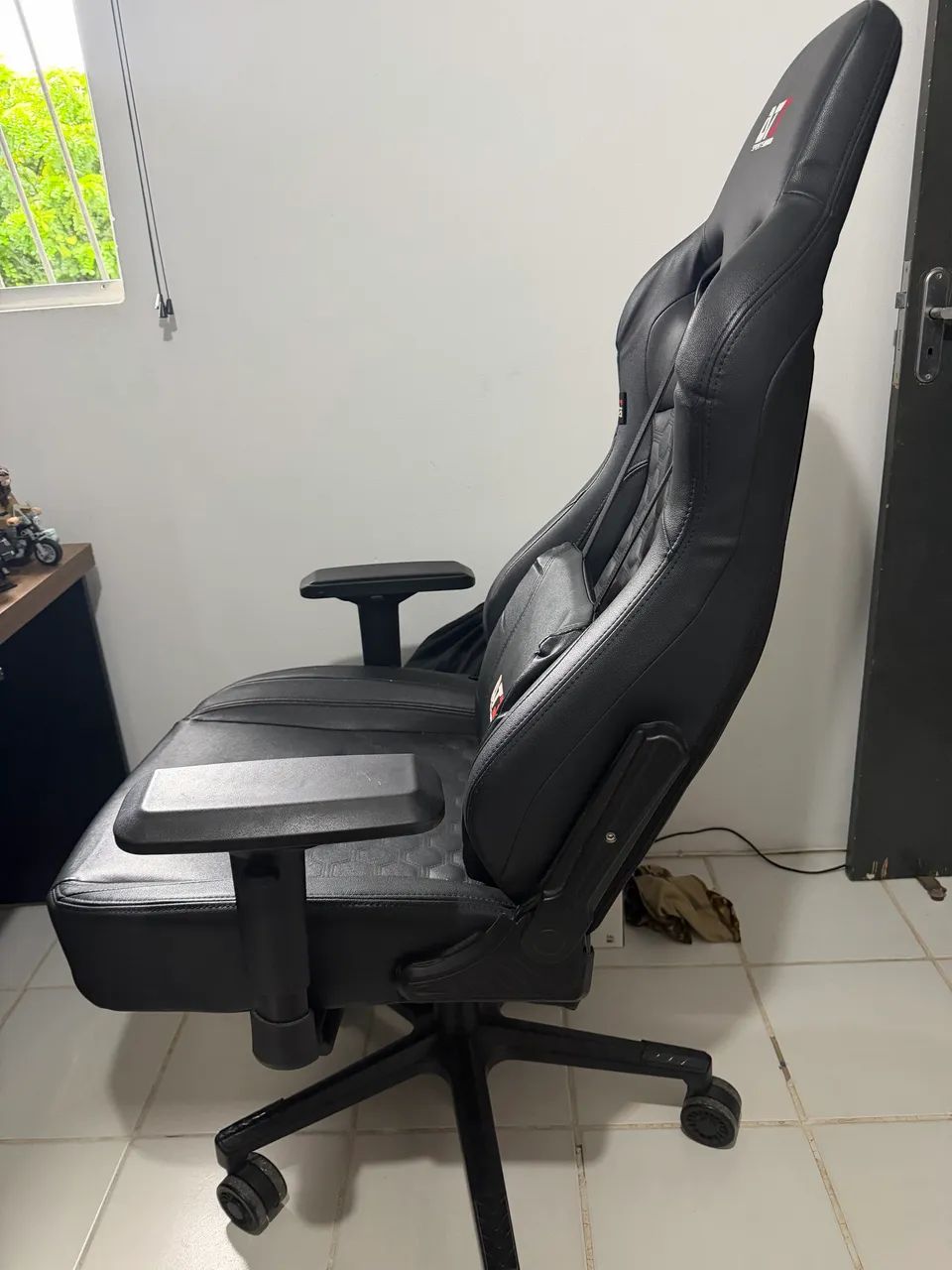 Cadeira Gamer DT3 Rhino R$ 1500,00