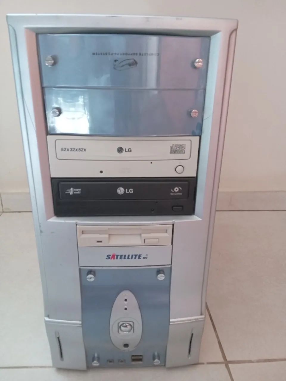 PC Antigo para Manutenção ou Retirada de Peças