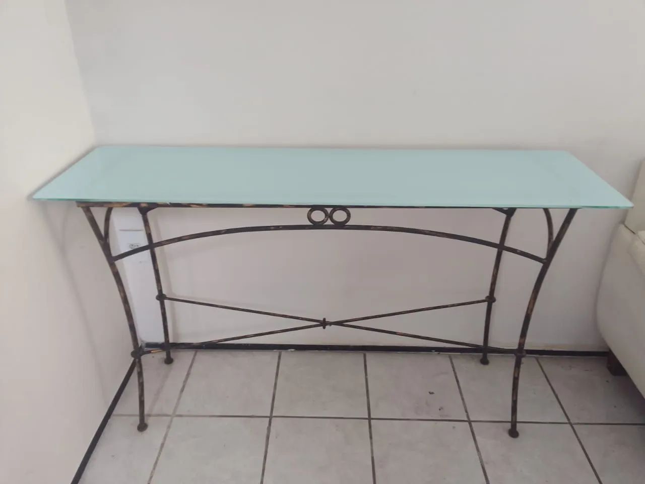 Console de Ferro Forjado com Tampo de Vidro - Excelente Estado - Foto 5