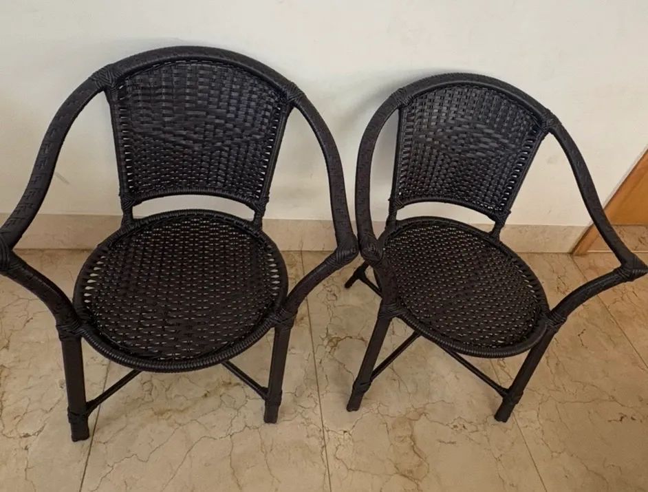 Mesa com cadeiras novos - Foto 2