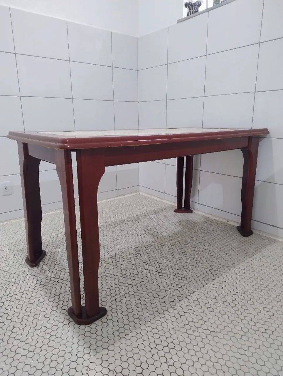 Mesa de MDF com tampo de pedra. - Foto 3