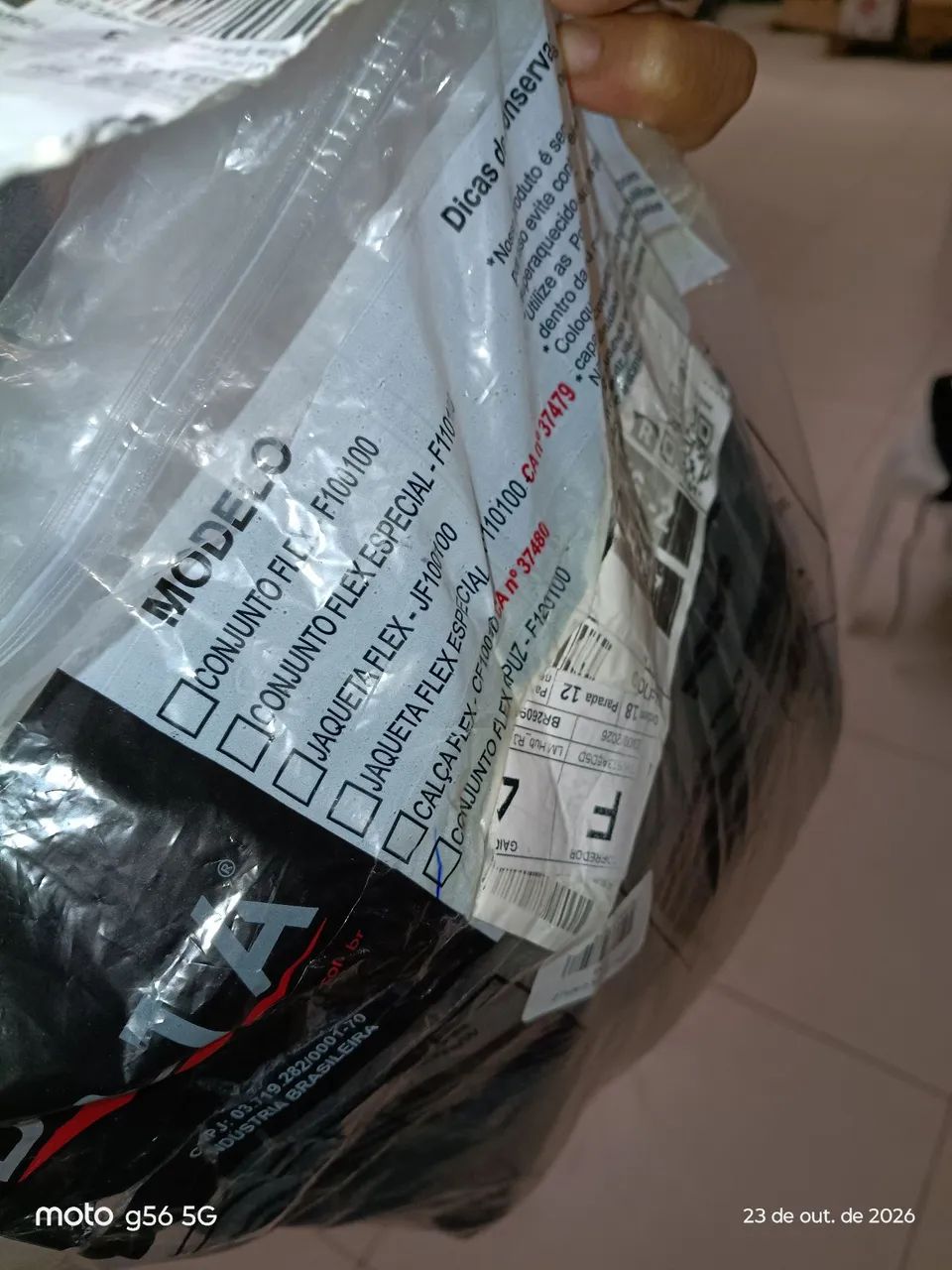 Conjunto Capa e calça de Chuva !!!Muito Novo!!! - Foto 2