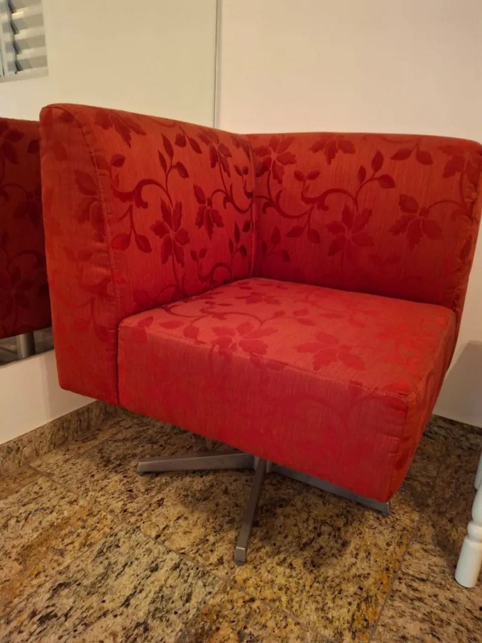 Duas poltronas giratoriad