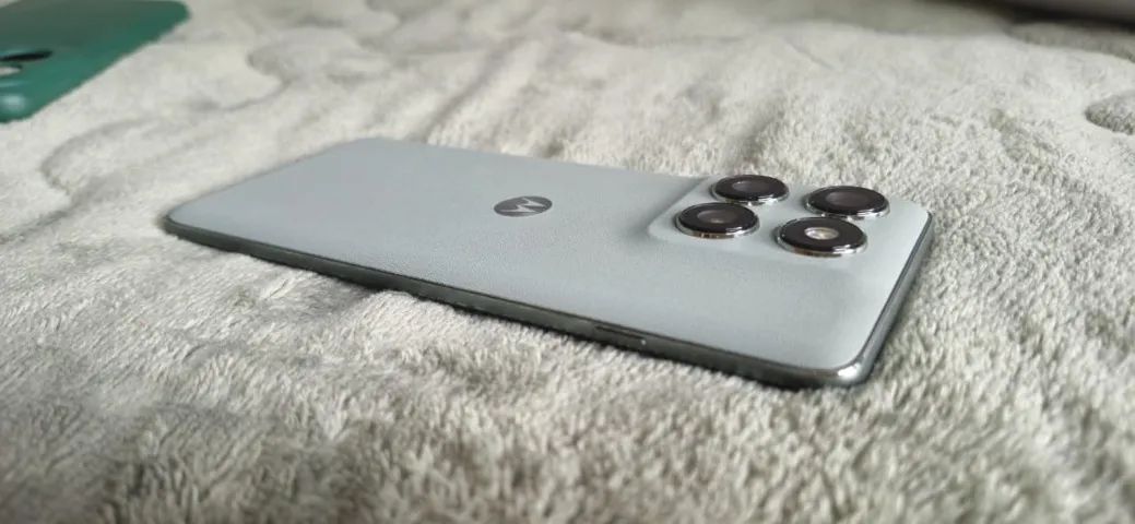 Moto Edge 60 Pro 512G - Foto 4