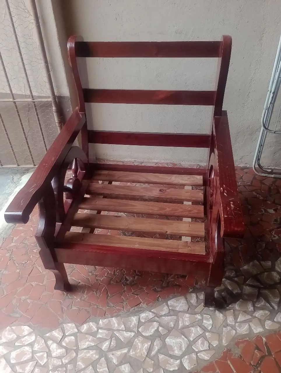 Vendo cadeira de madeira  - Foto 5