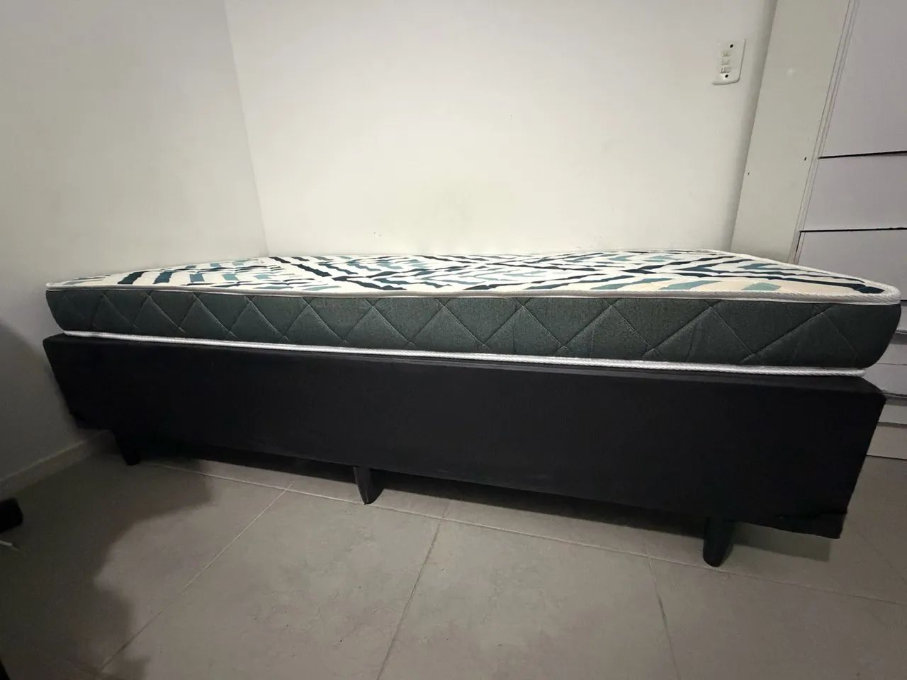 Cama box + colchão 