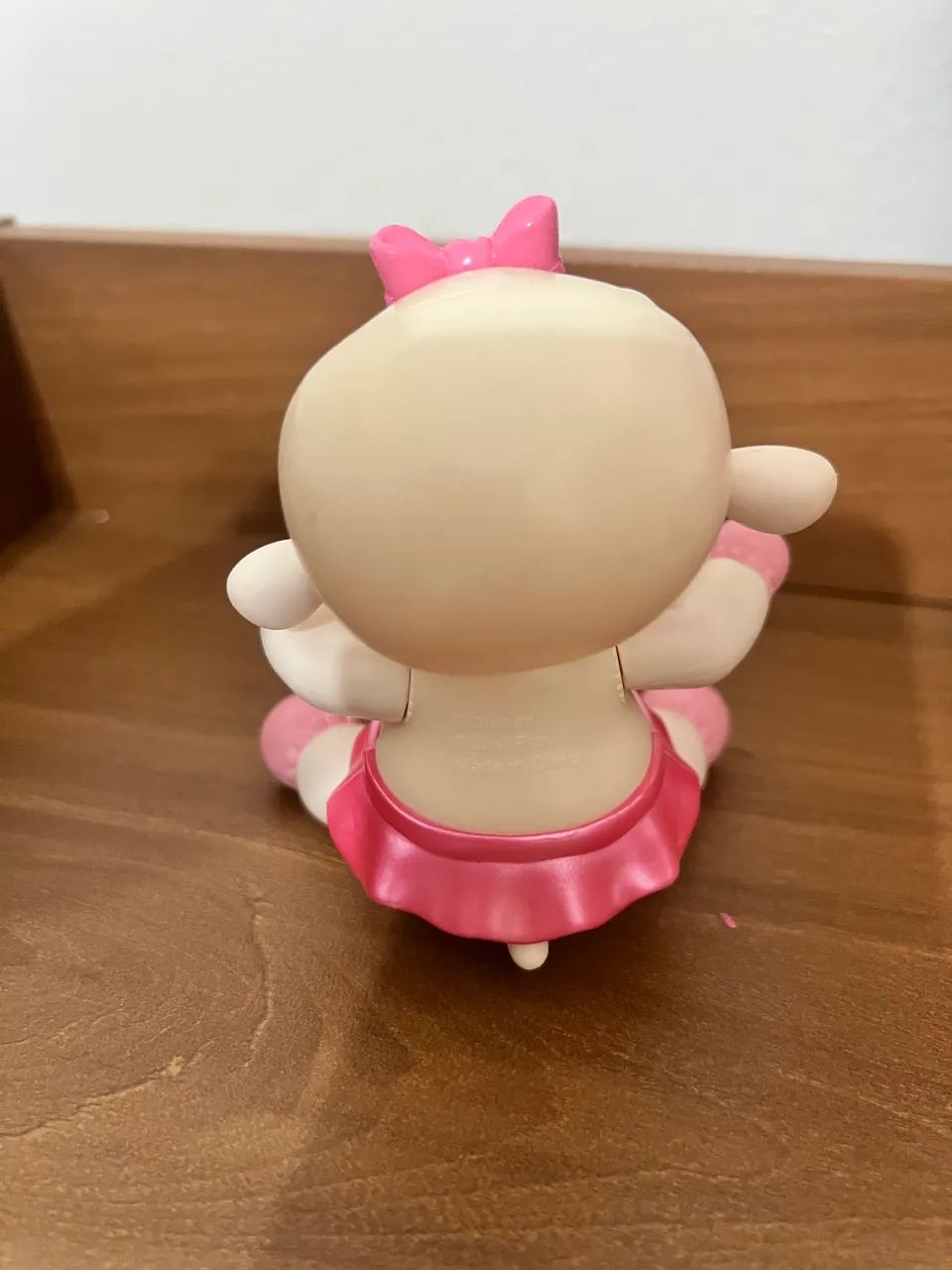 BONECA DRA BRINQUEDOS COM SUA ASSISTENTE LAMBIE - ANDA QUANDO SEGURAMOS SUA MÃO  - Foto 4