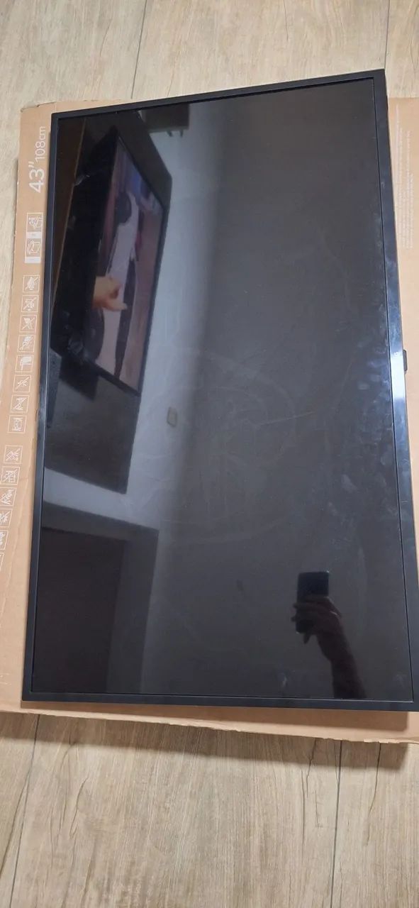 TV LG 43UN7300PSC para retirada de peças 