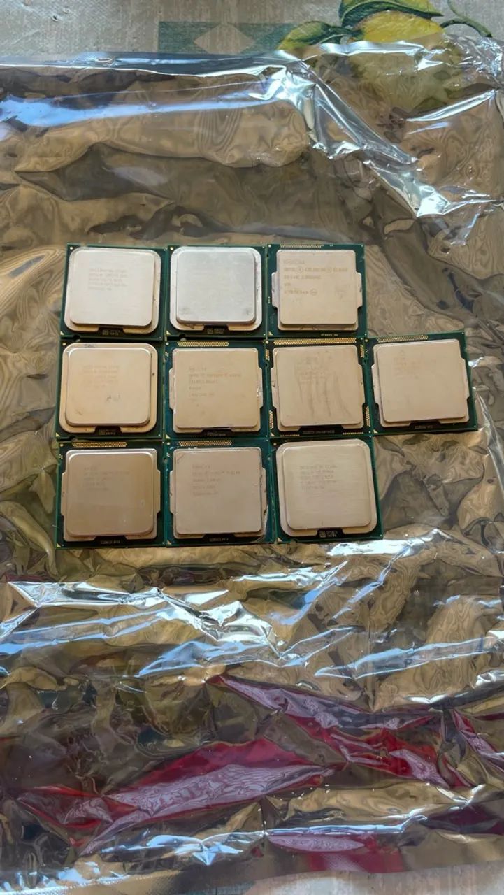 Lote com 9 Processadores Intel de Retirada