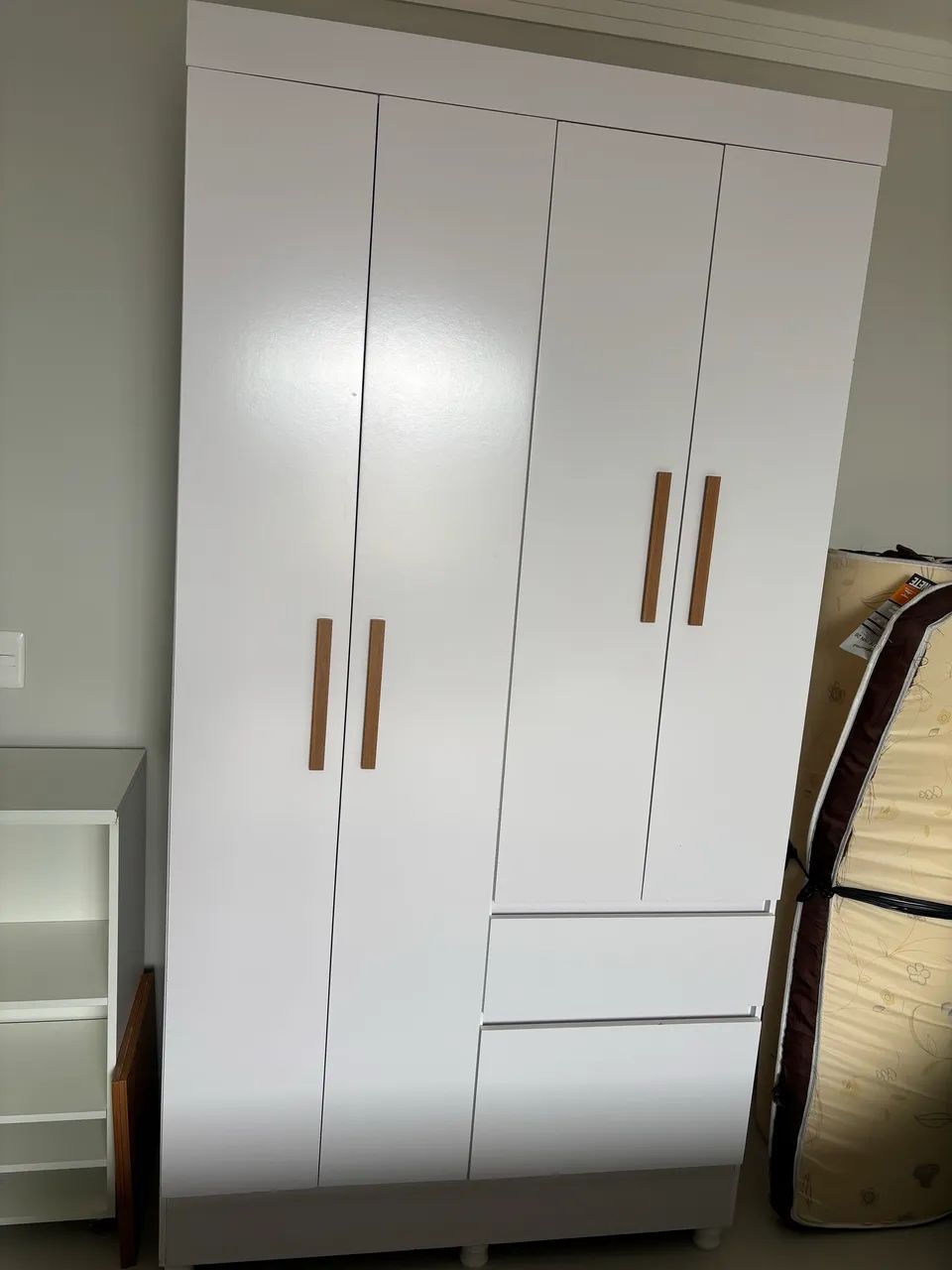 Guarda roupa pequeno