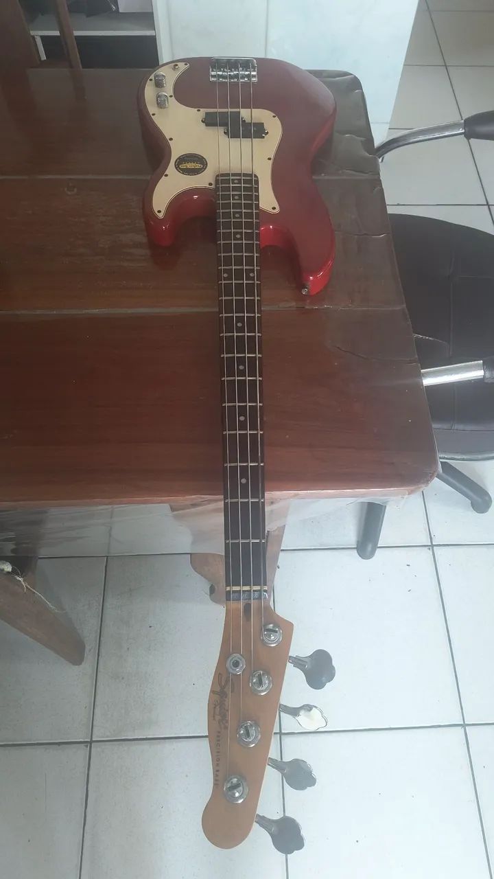 Baixo precision bass regular