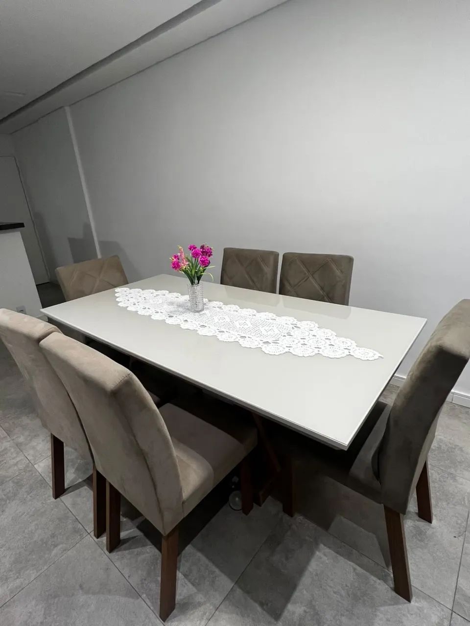 Mesa de Jantar com 6 Cadeiras - Excelente Estado - Foto 4