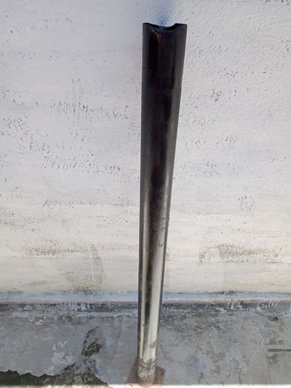 Suporte de ferro ( base) para antenas ou lixeiras