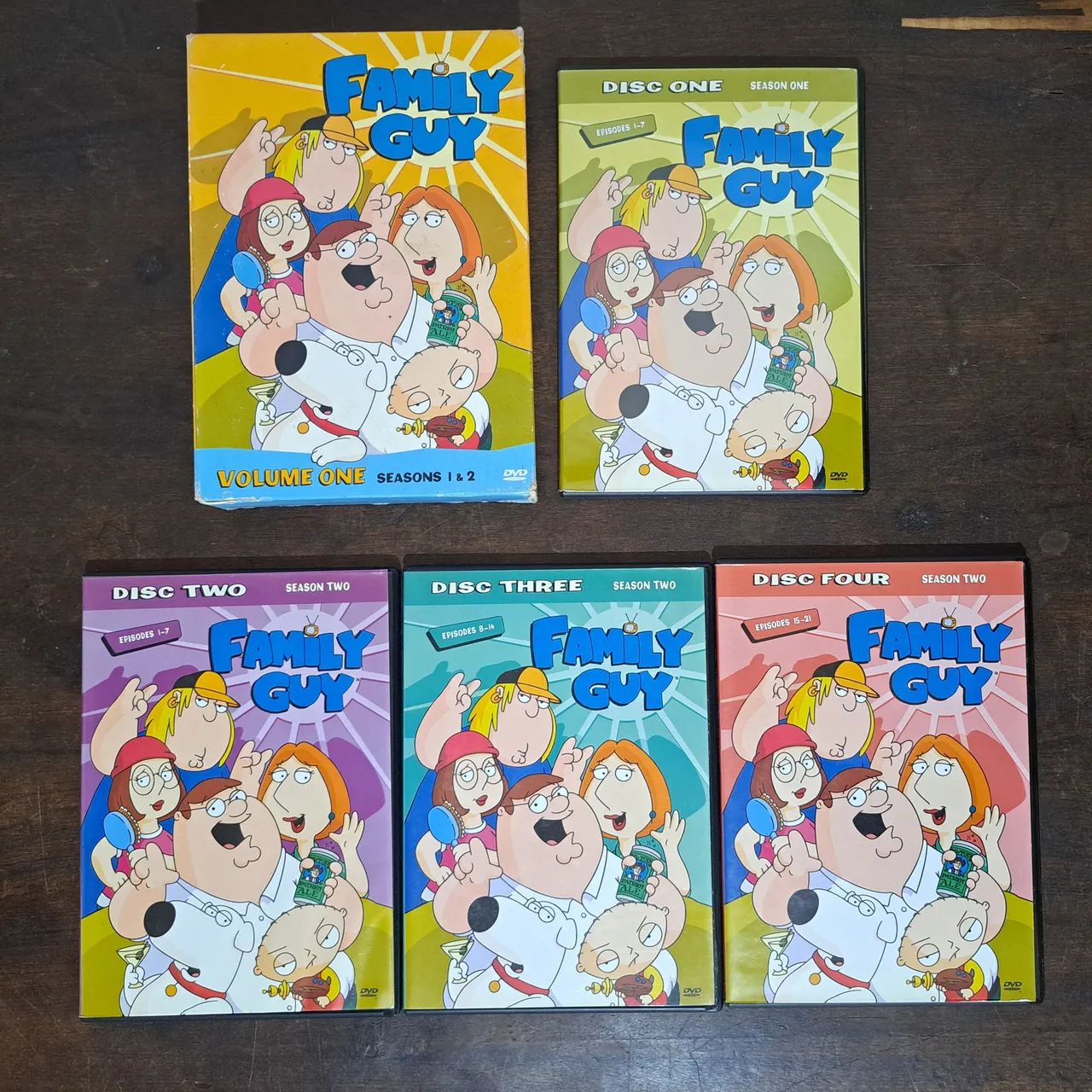 DVDs Family Guy Vol 1 & 6 Importados - Foto 2