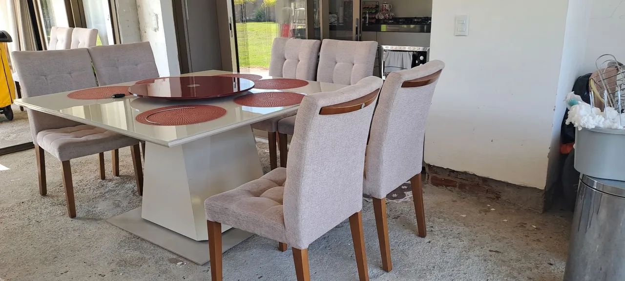 Mesa madeira e vidro e 8 cadeiras - Foto 3
