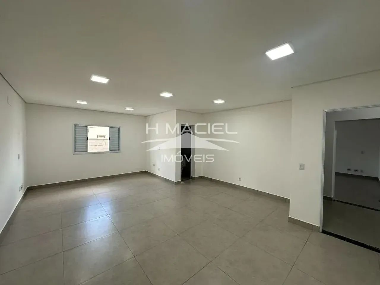 Sala Comercial no Piso Superior  34 m² | Pronta para Uso - Foto 4