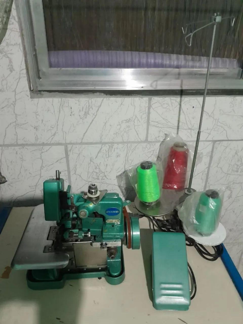 Máquina overloque industrial  - Foto 3