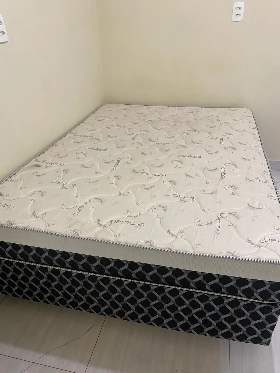 Cama de Casal+Colchão 