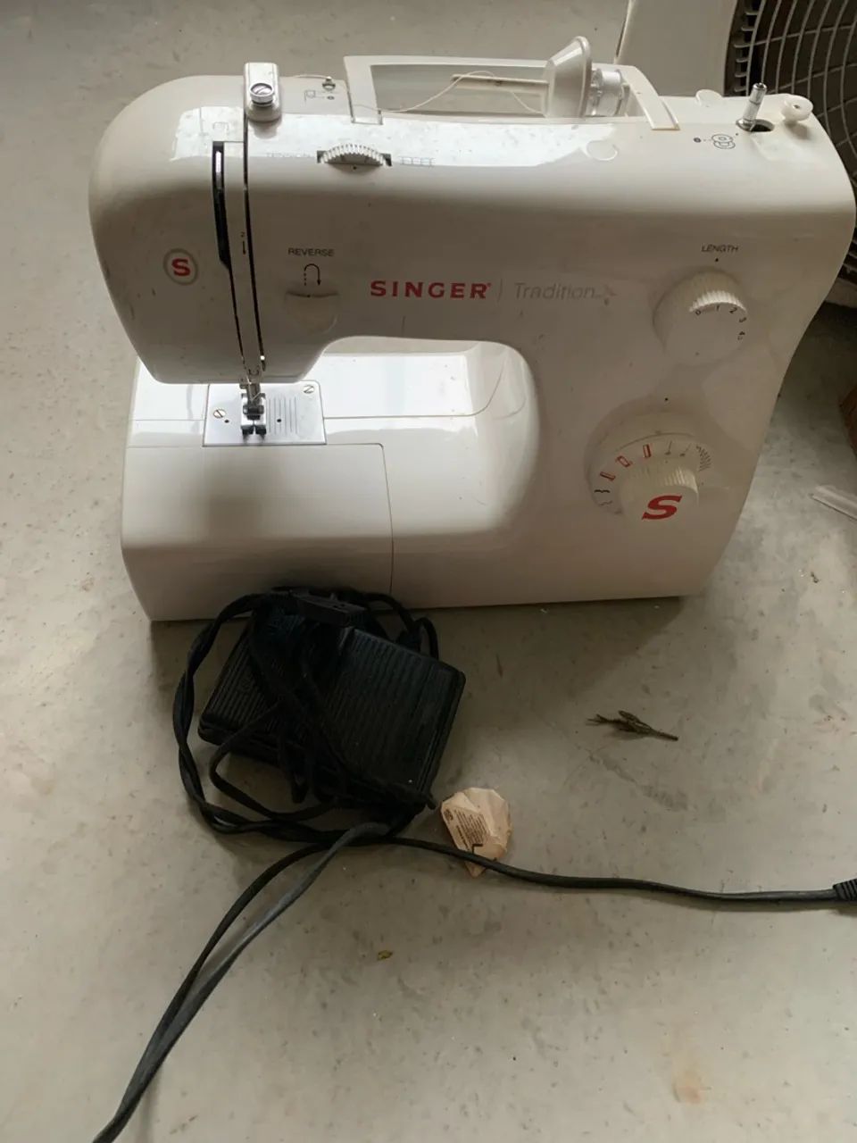 Máquina de costura singer tradition 2250
