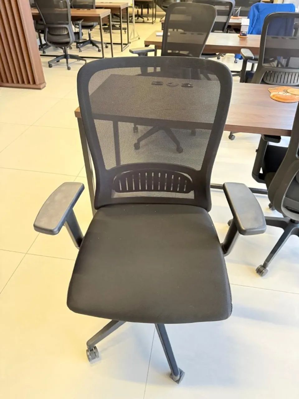 Cadeira de escritório ergonômica - Foto 4