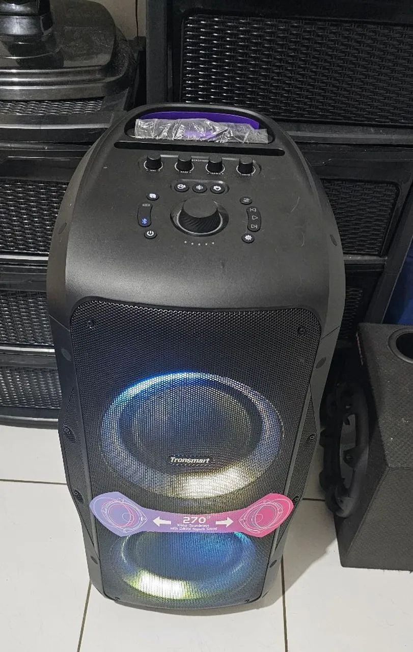Caixa de som Tronsmart Halo 300. 240W RMS. 20H de bateria. Aberta so para fotos e teste.