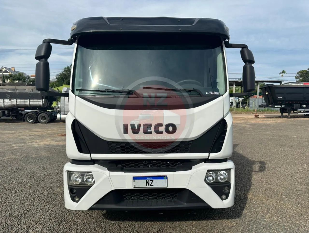 IVECO TECTOR 24280 2022 8X2  - Foto 2