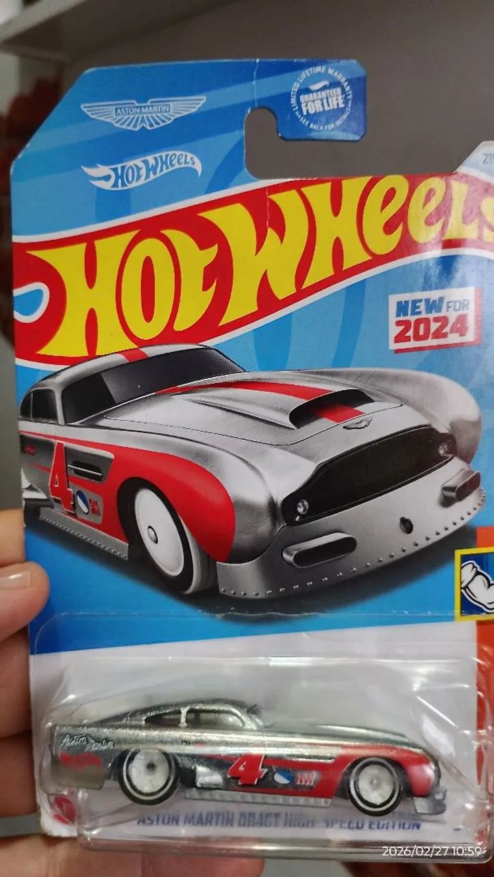 Miniatura HOTWHEELS Aston Martin zamac 
