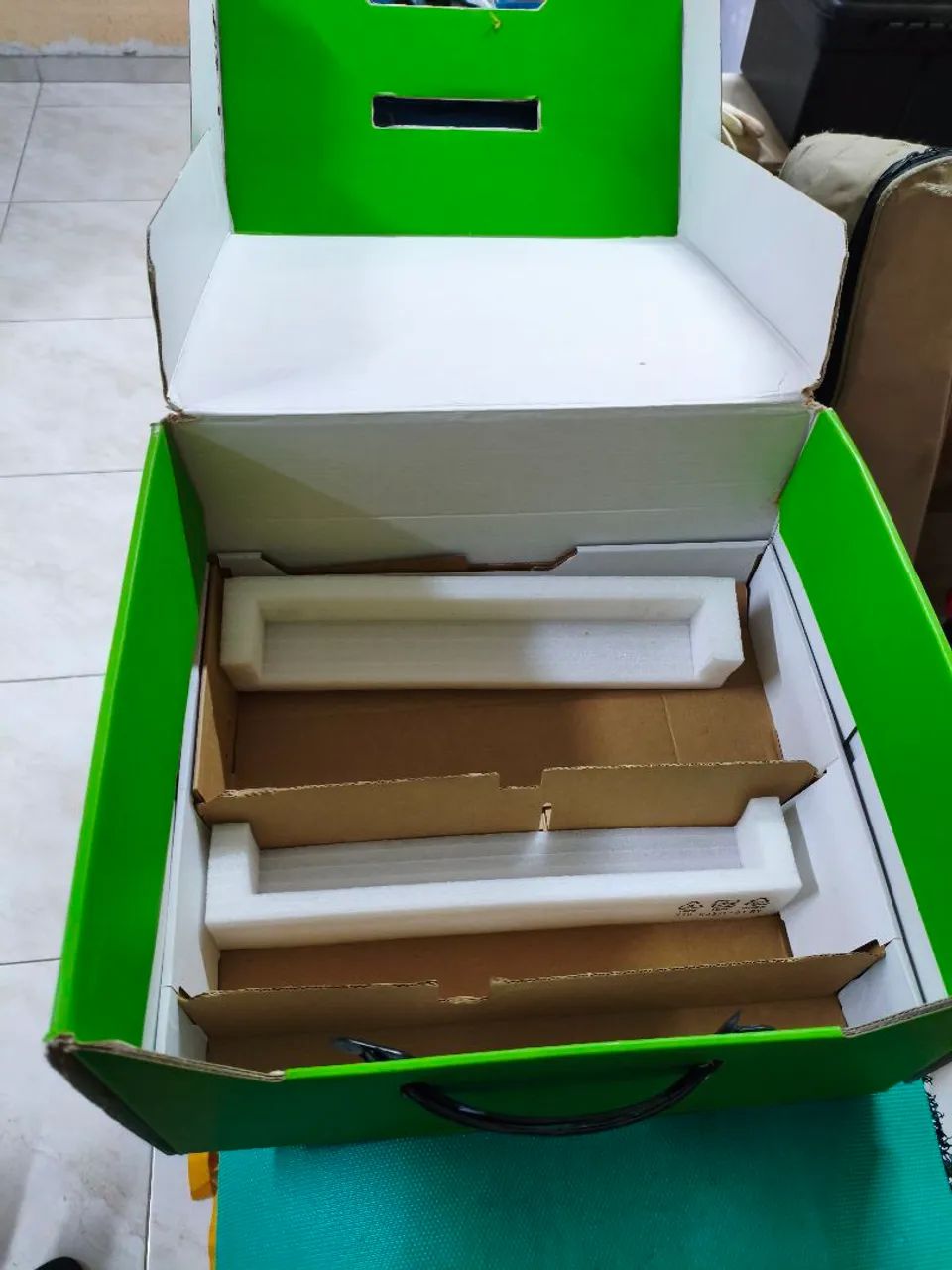 Caixa Xbox One com berço, vazia  - Foto 2