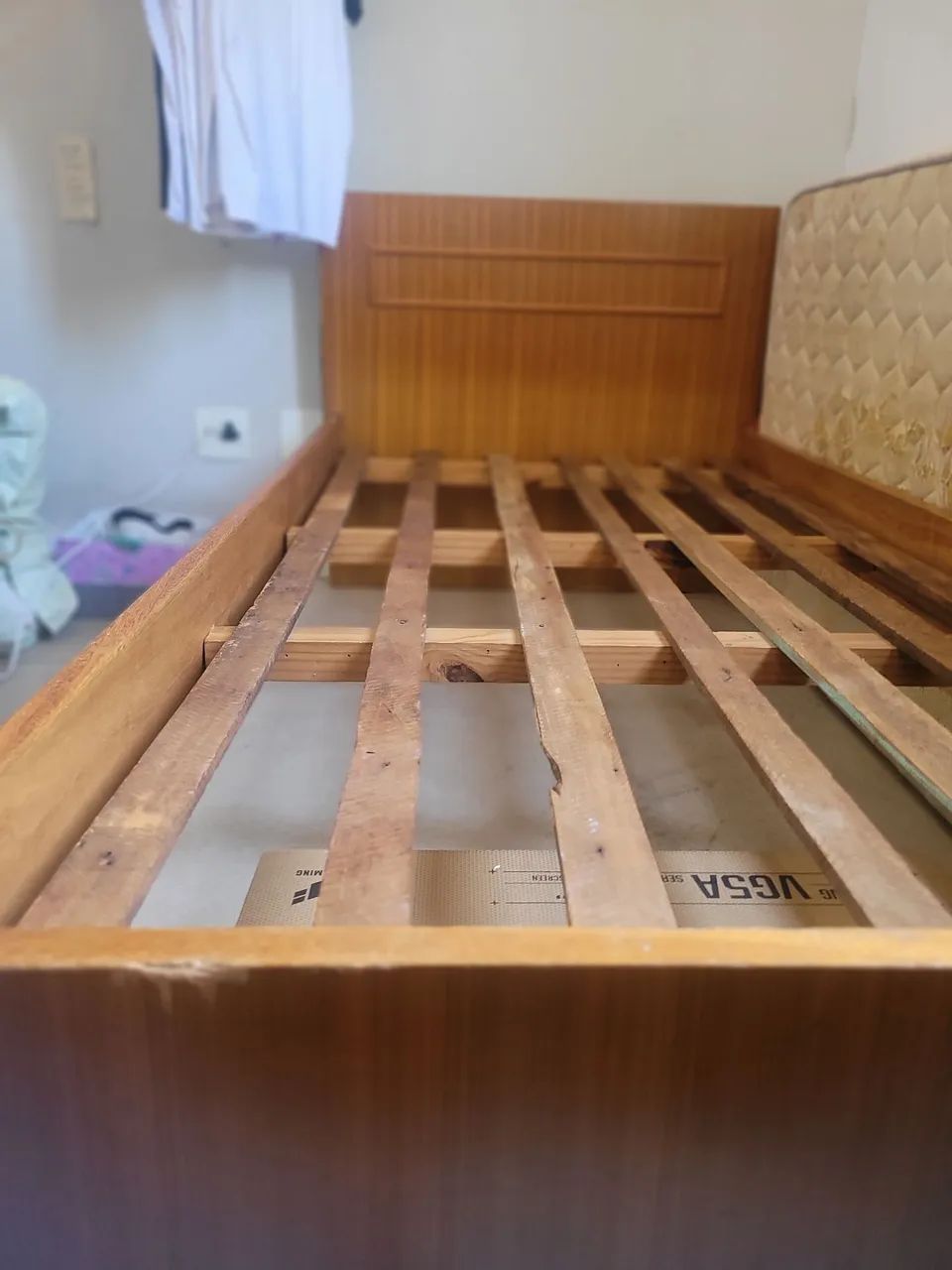 Cama de solteiro usada 