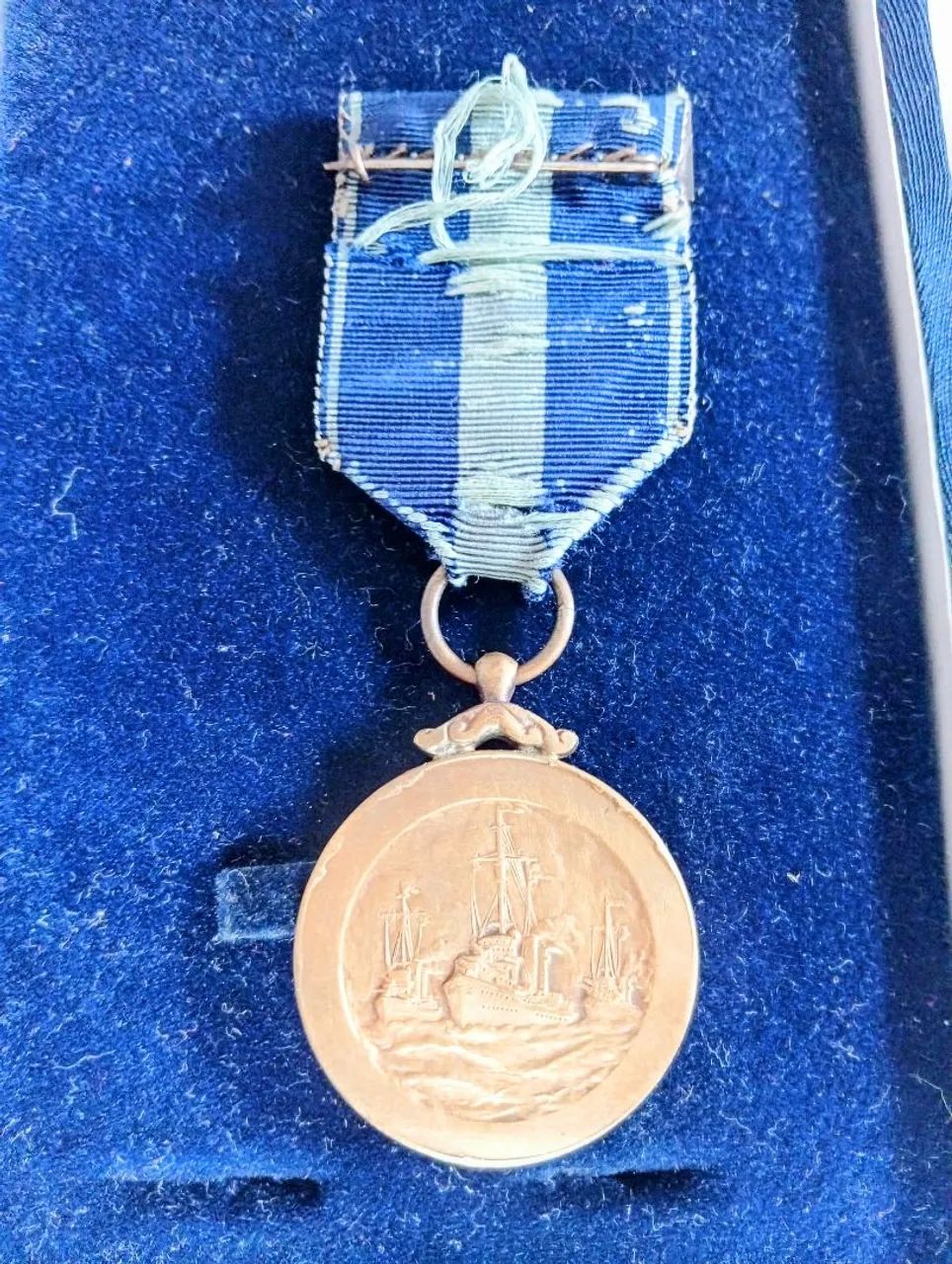 Medalha naval de bronze com duas estrelas - Foto 2