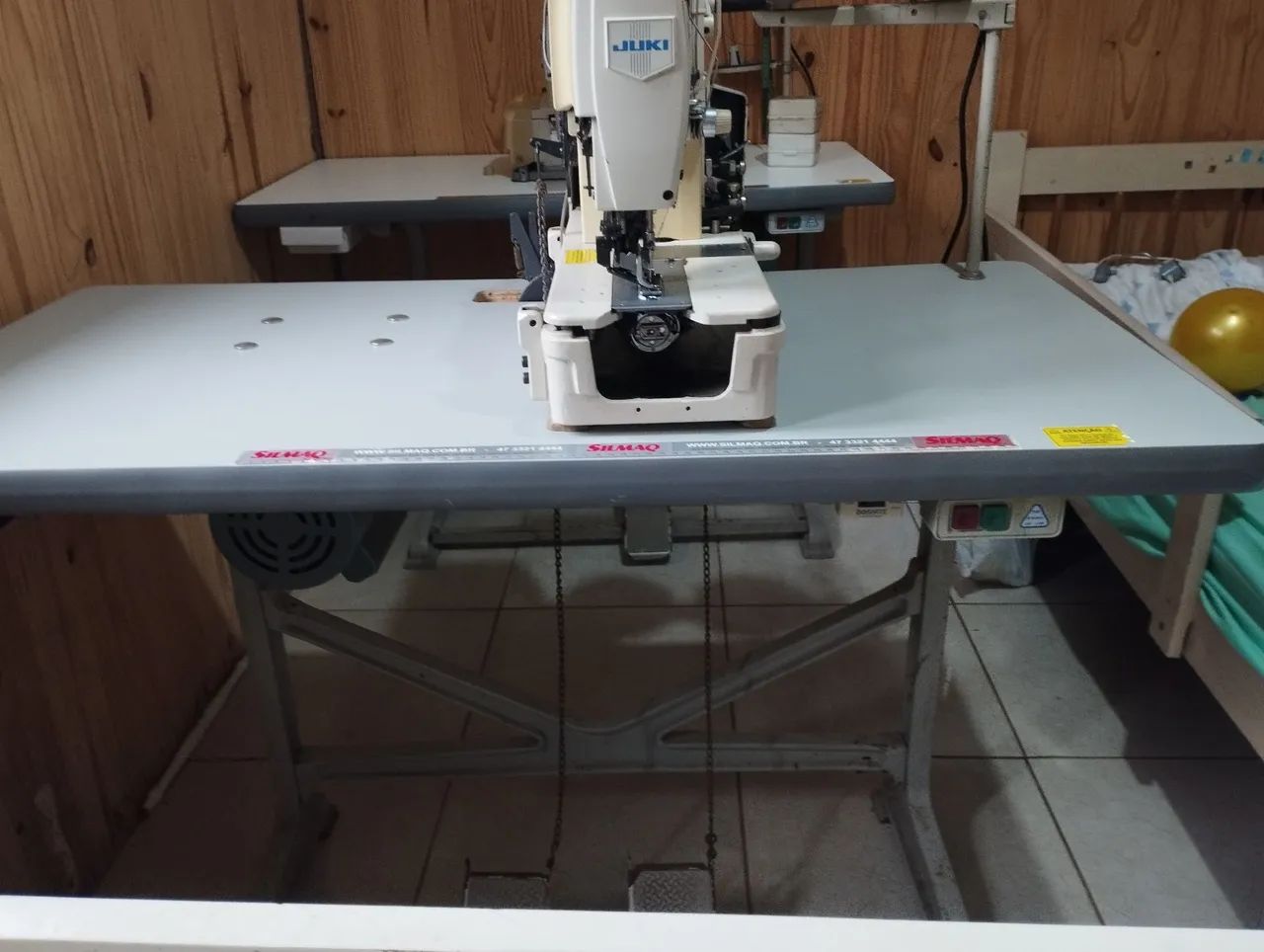 Máquina caseadeira e botoneira 