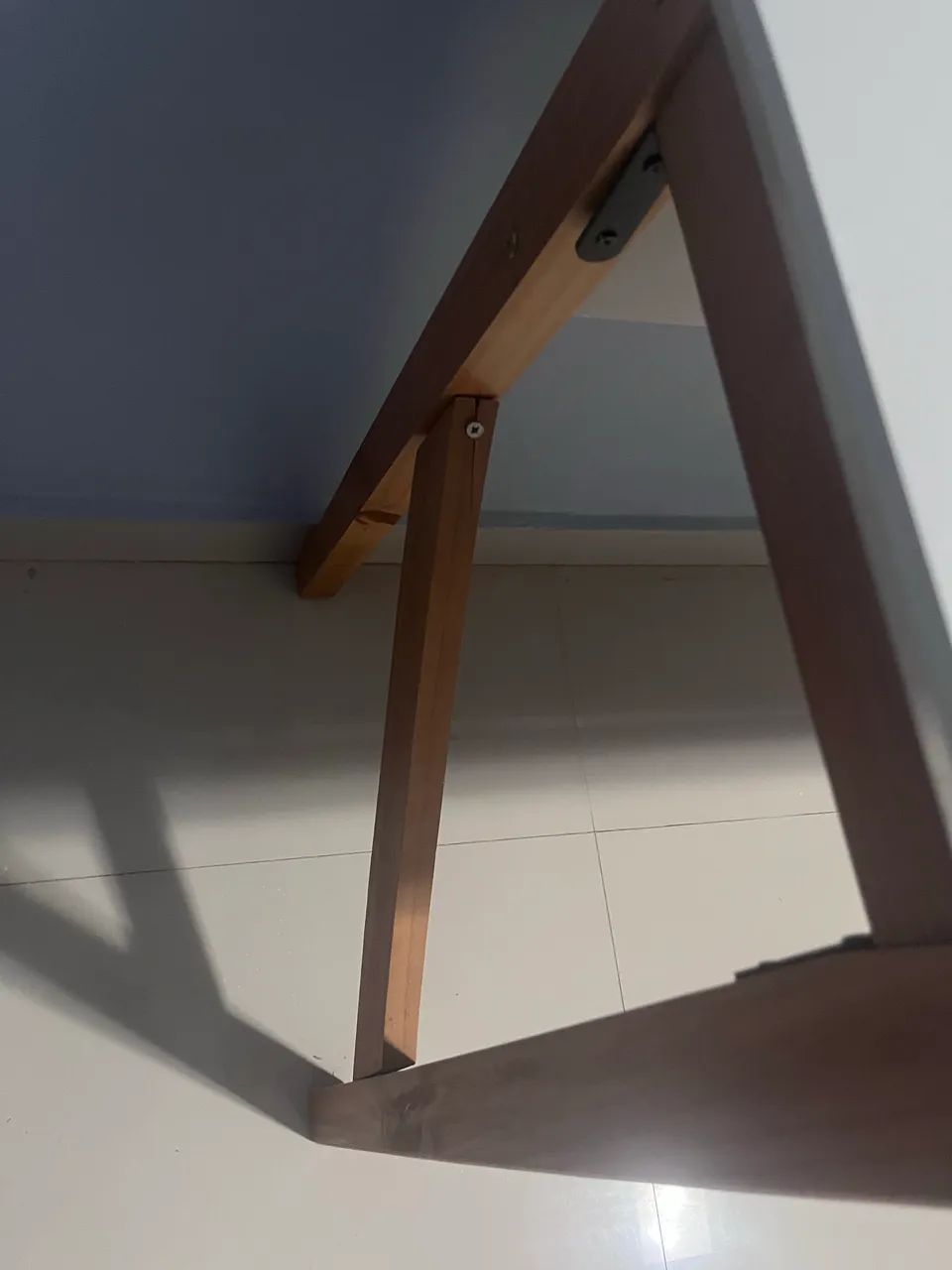 Mesa de estudo com gaveta - Foto 2
