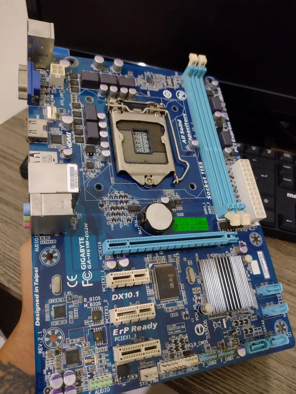Placa mãe gigabyte ga-h61m-ds2h ddr3 com cooler Intel  - Foto 2