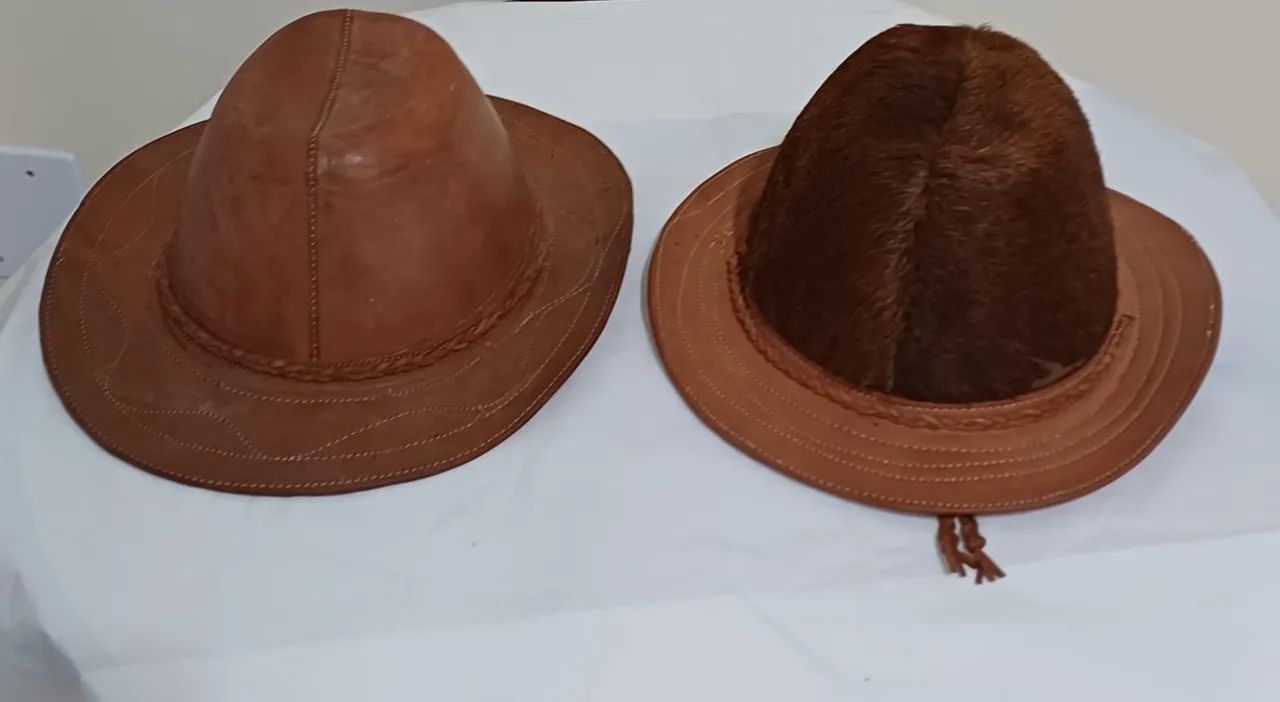 2 chapéus de couro  - Foto 3