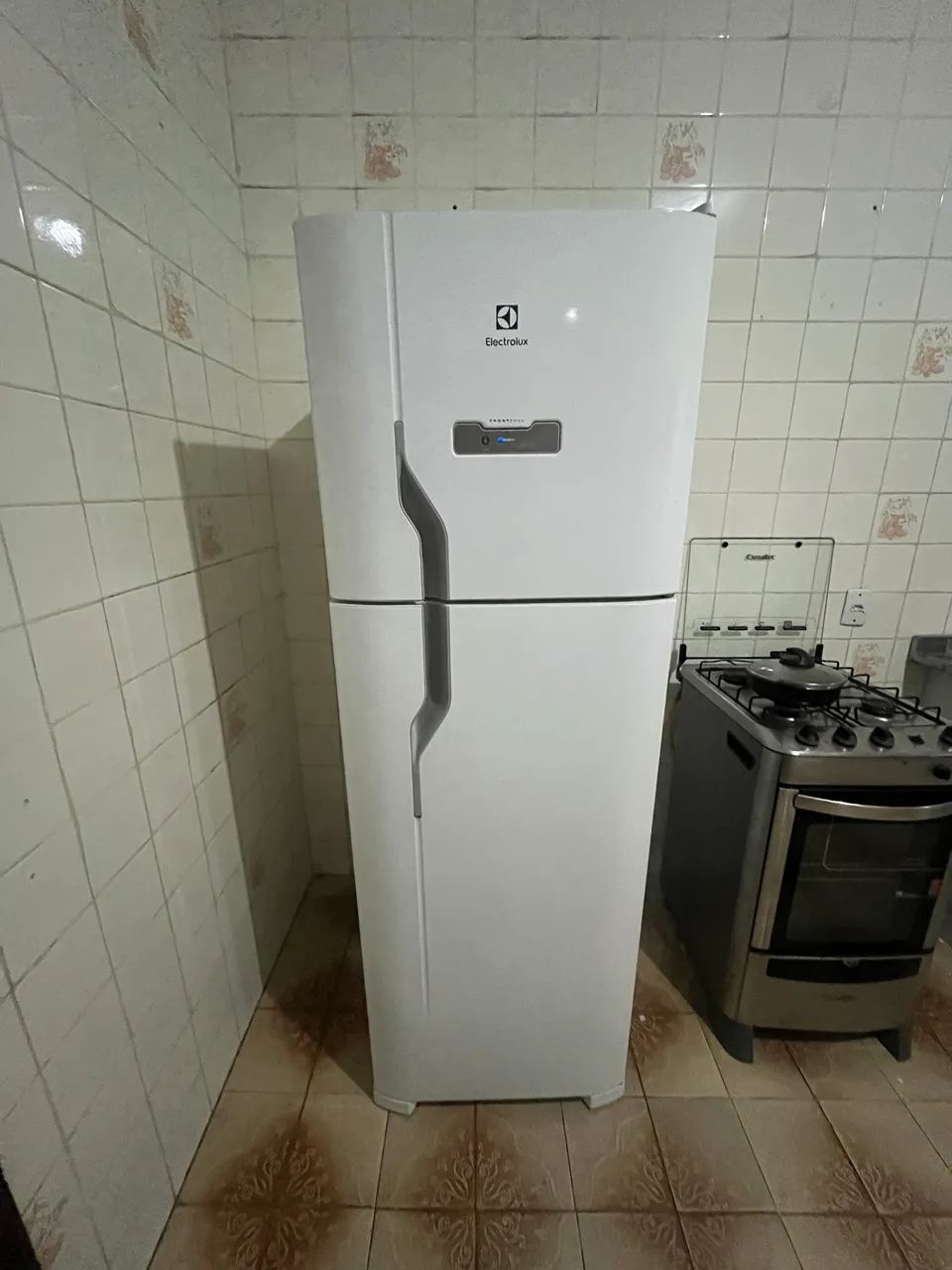 Vende-se geladeira eletrolux - Foto 3