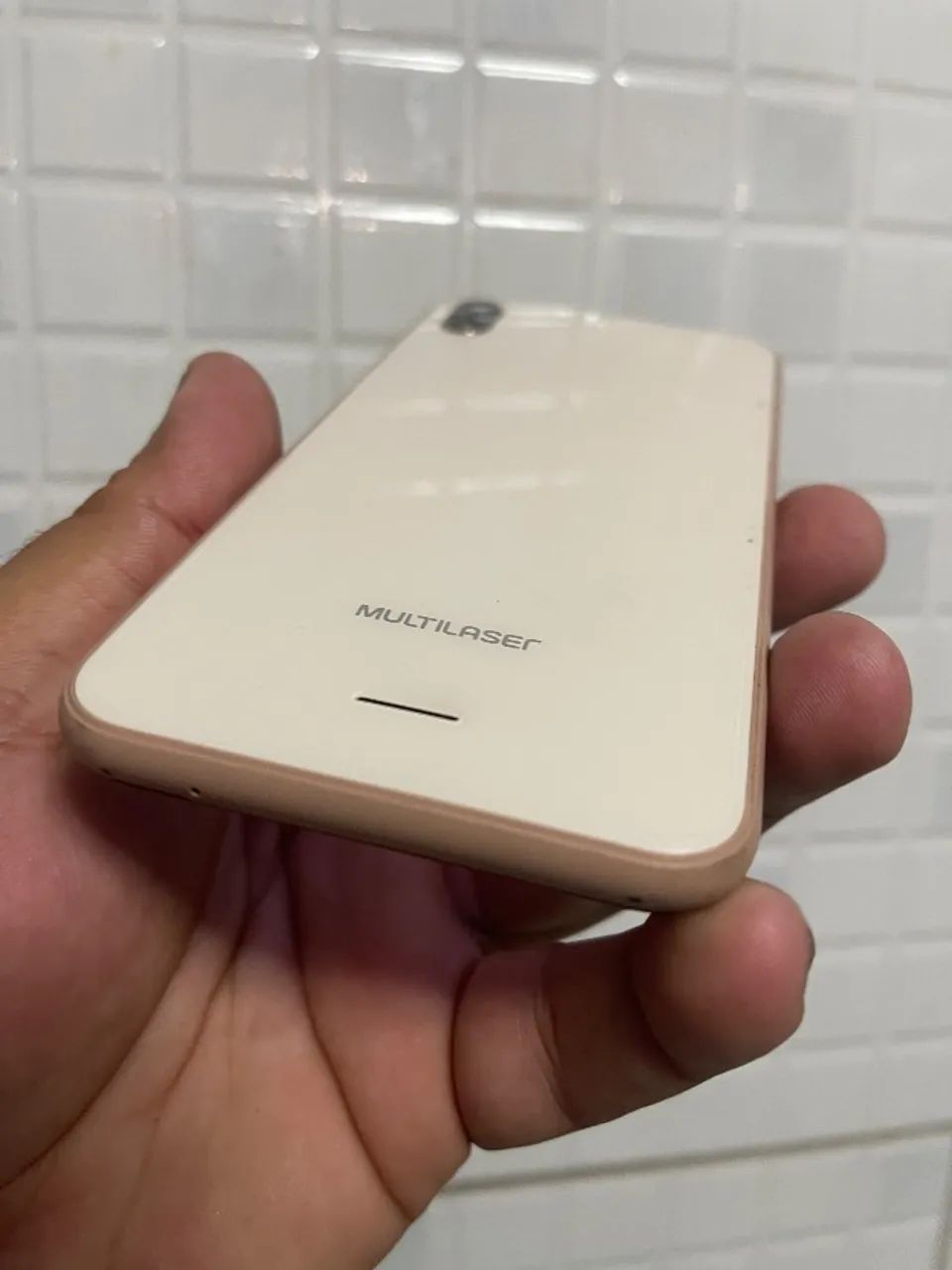 Smartphone Multilaser E Lite Dourado com 32GB, 4 de RAM, Tela 4?, Android 8.1, Dual Chip,  - Foto 2