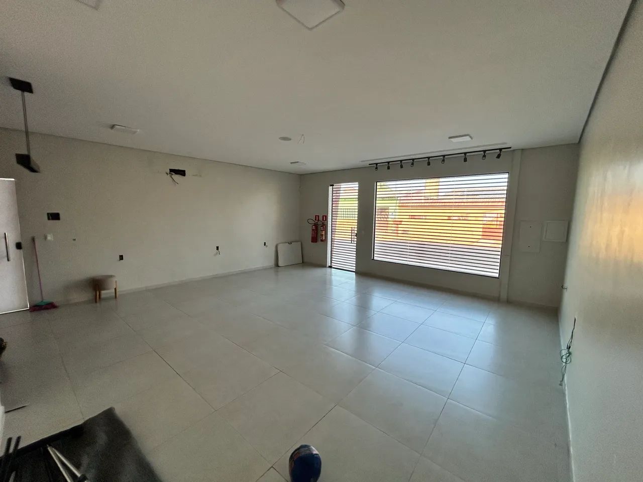 ALUGA-SE EXCELENTE PONTO COMERCIAL - ZONA LESTE - Foto 3