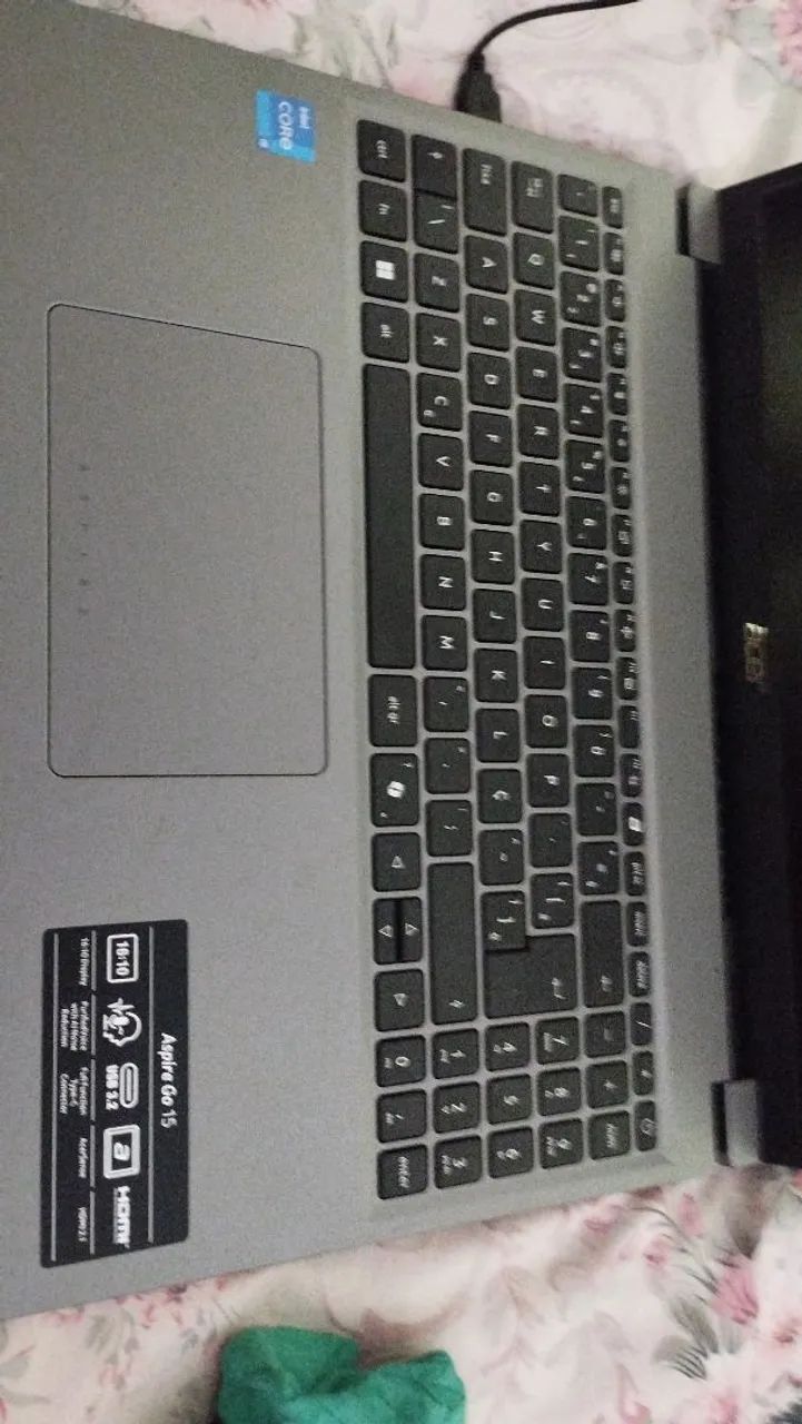 Notebook Acer com 6 meses de uso 