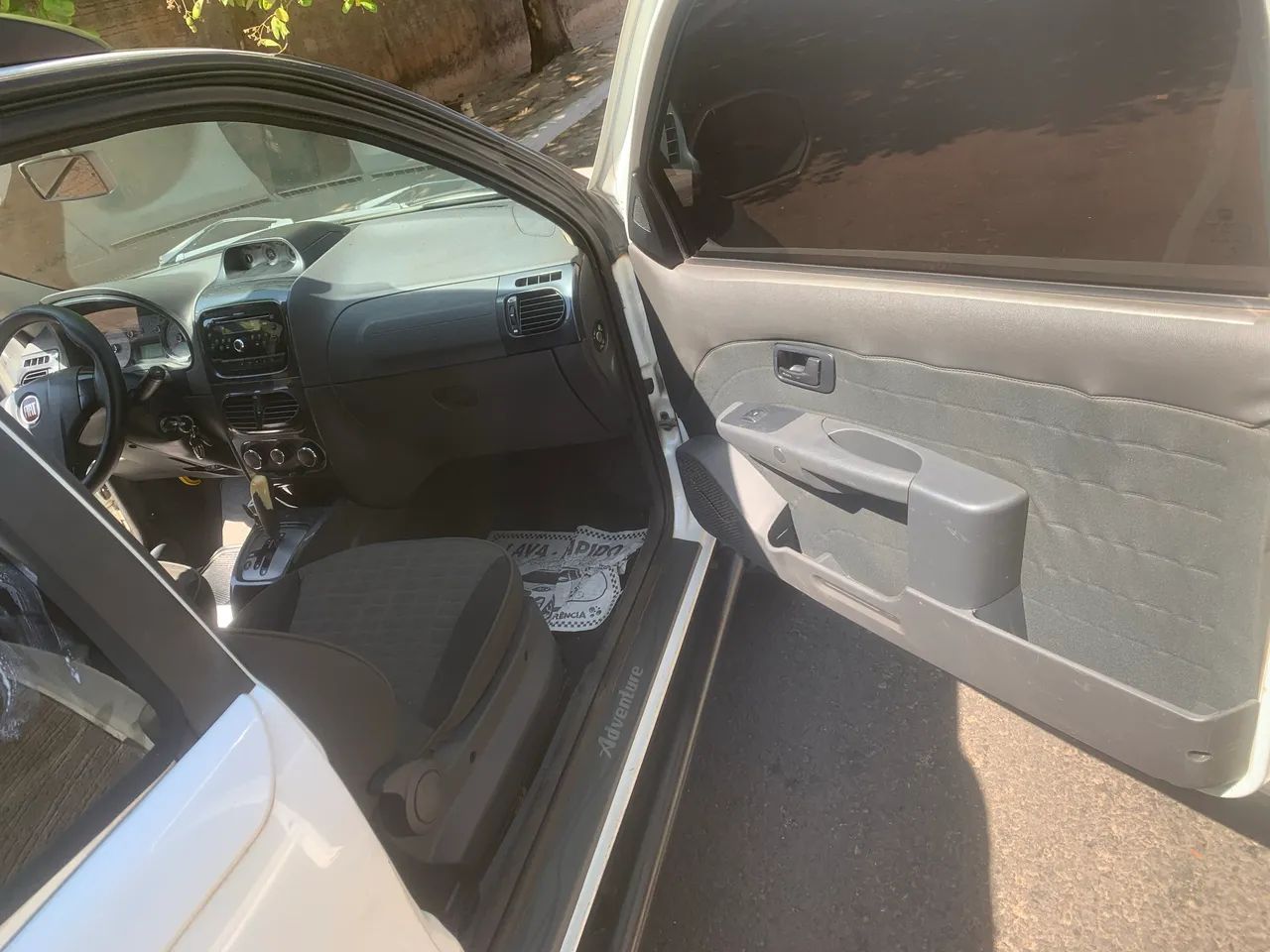 Fiat Strada Adv.1.8 16V Dualogic Flex CD 2013 - Foto 5