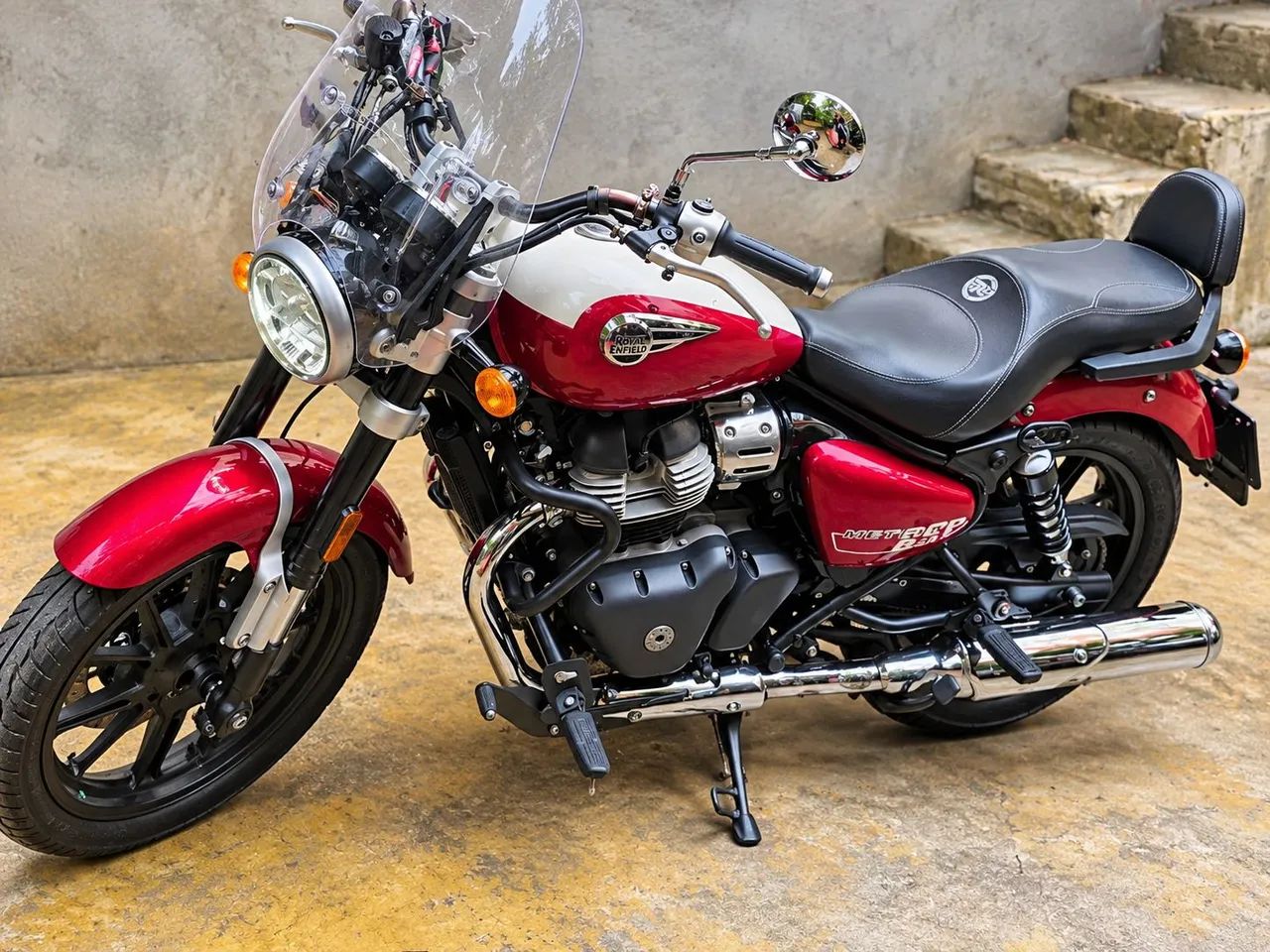 ROYL SUPER METEOR 650
