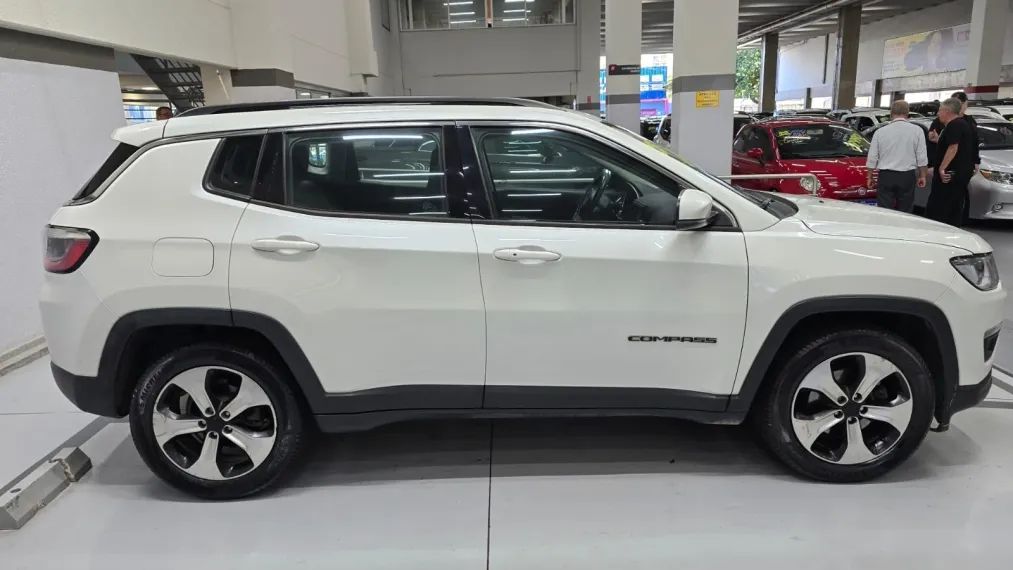 Jeep Compass Longitude 2.0 4X2 Flex 16V Aut. 2017 - Foto 5