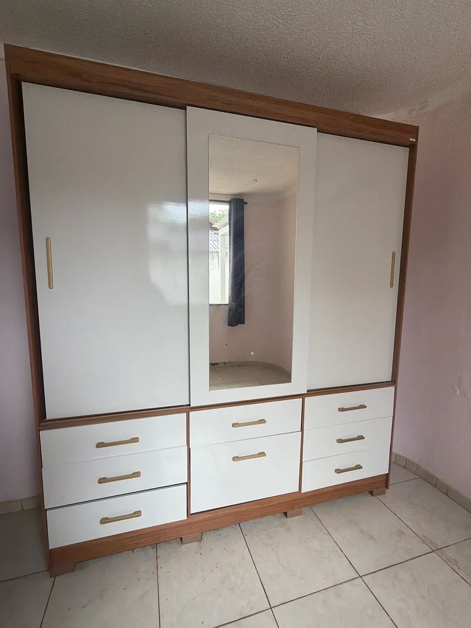 Guarda-Roupa casal 3 portas e 7 gavetas, branco , com espelho. 